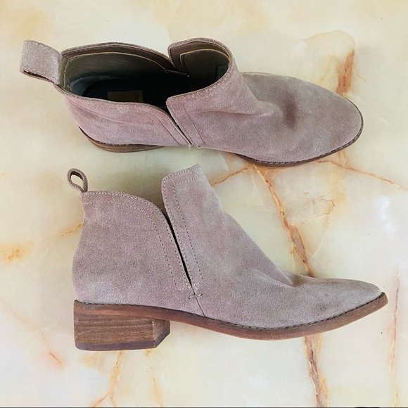DOLCE VITA Womens Tessey Boots Ankle Low 1.5 Inch Heel Size 8 Like New - Picture 1 of 11
